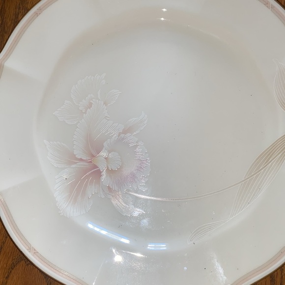 Noritake Imperial Blossom 11.5 inch serving platter. In excellent condition. - Picture 2 of 4